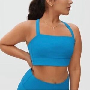 Everlane Criss Cross Back Perform Cropped Top Sports Bra in Blue SIZE M
